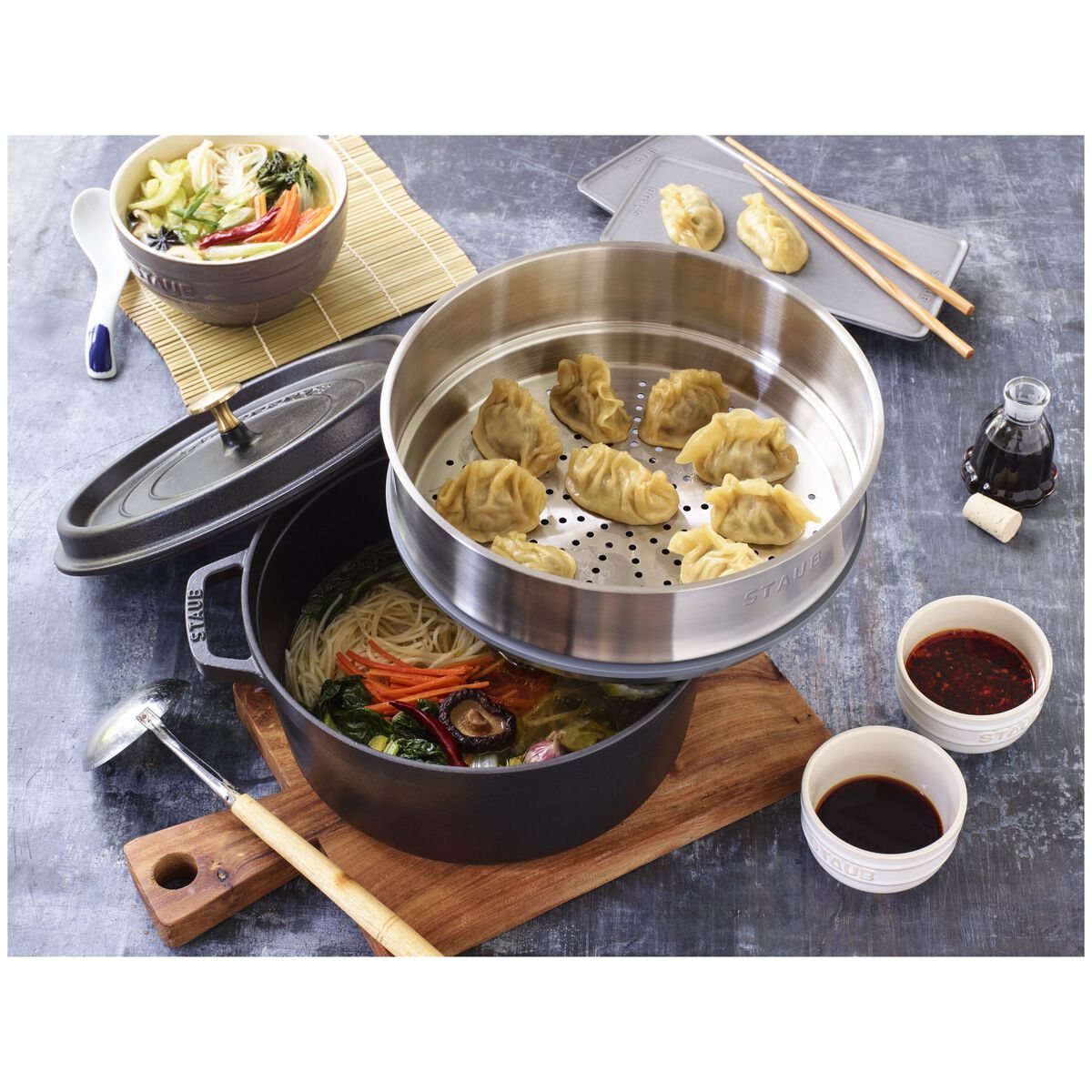 Čuguna katls - kokote 5.25L STAUB LA COCOTTE 26cm, ar tvaicēšanas sietu