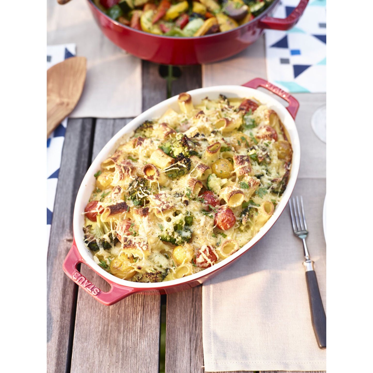 Ovāls cepeškrāsns trauks STAUB Ceramique 29cm 2.3L keramika, sarkans