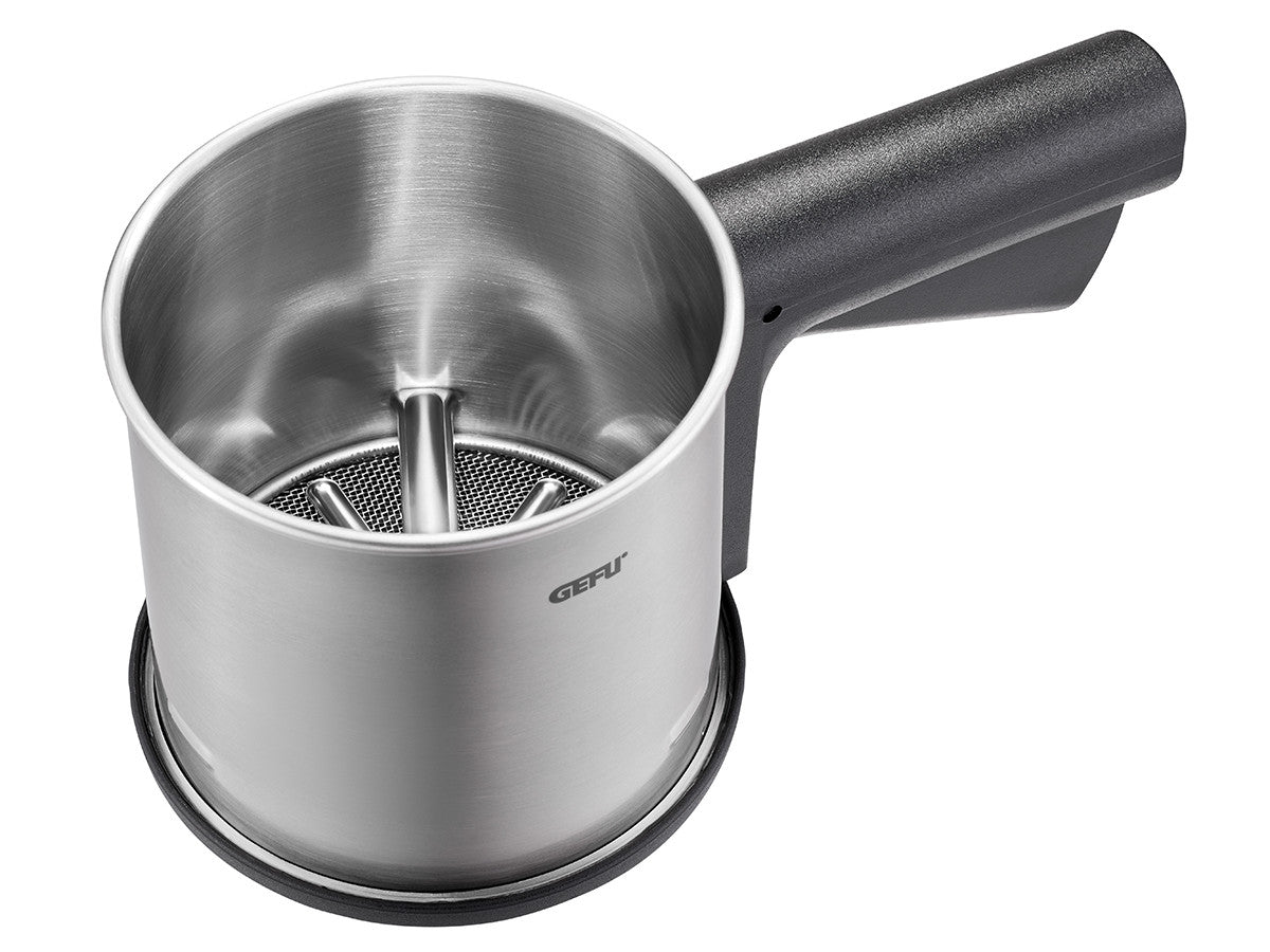 Siets miltu, pūdercukura, kakao sijāšanai GEFU SIVA ar vāciņiem no augšas un apakšas Siets miltu, pūdercukura, kakao sijāšanai GEFU SIVA ar vāciņiem no augšas un apakšas