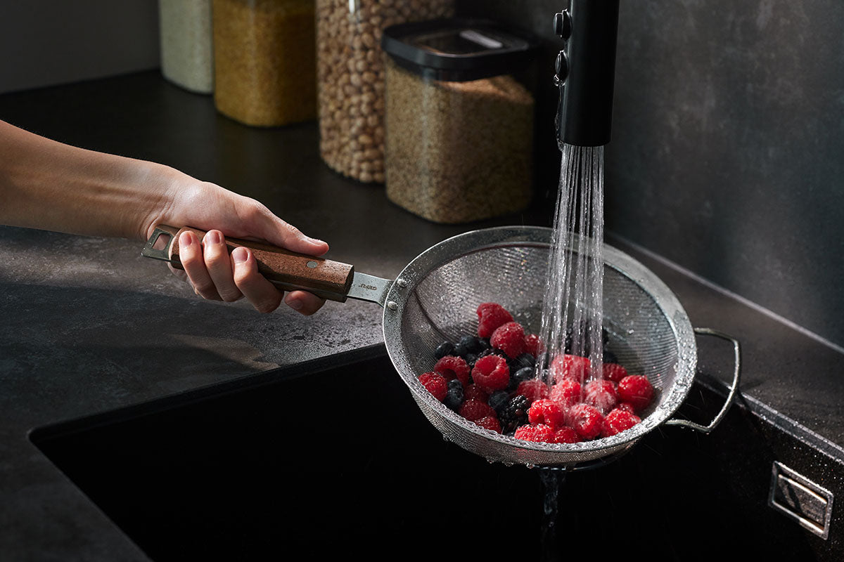 Virtuves siets ar koka rokturi GEFU PASSO 24 cm