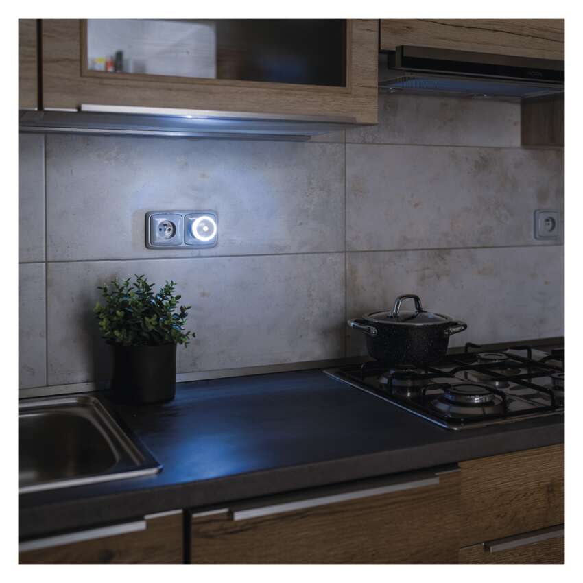 Naktslampa LED 0.5W ar fotosensoru 230V EMOS