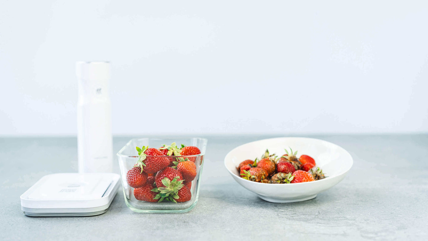 Stikla vakuuma trauku, maisiņu un sūknīša komplekts ZWILLING FRESH & SAVE M/L Stikla vakuuma trauku, maisiņu un sūknīša komplekts ZWILLING FRESH & SAVE M/L