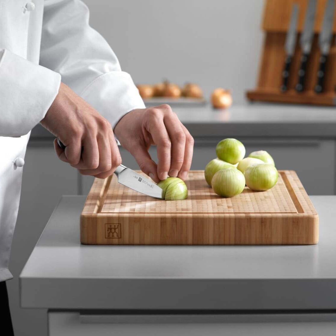 Knife set ZWILLING PRO 2pcs. - vegetable knife and chef's knife Nažu komplekts ZWILLING PRO 2pr. - dārzeņu nazis un pavāra nazis