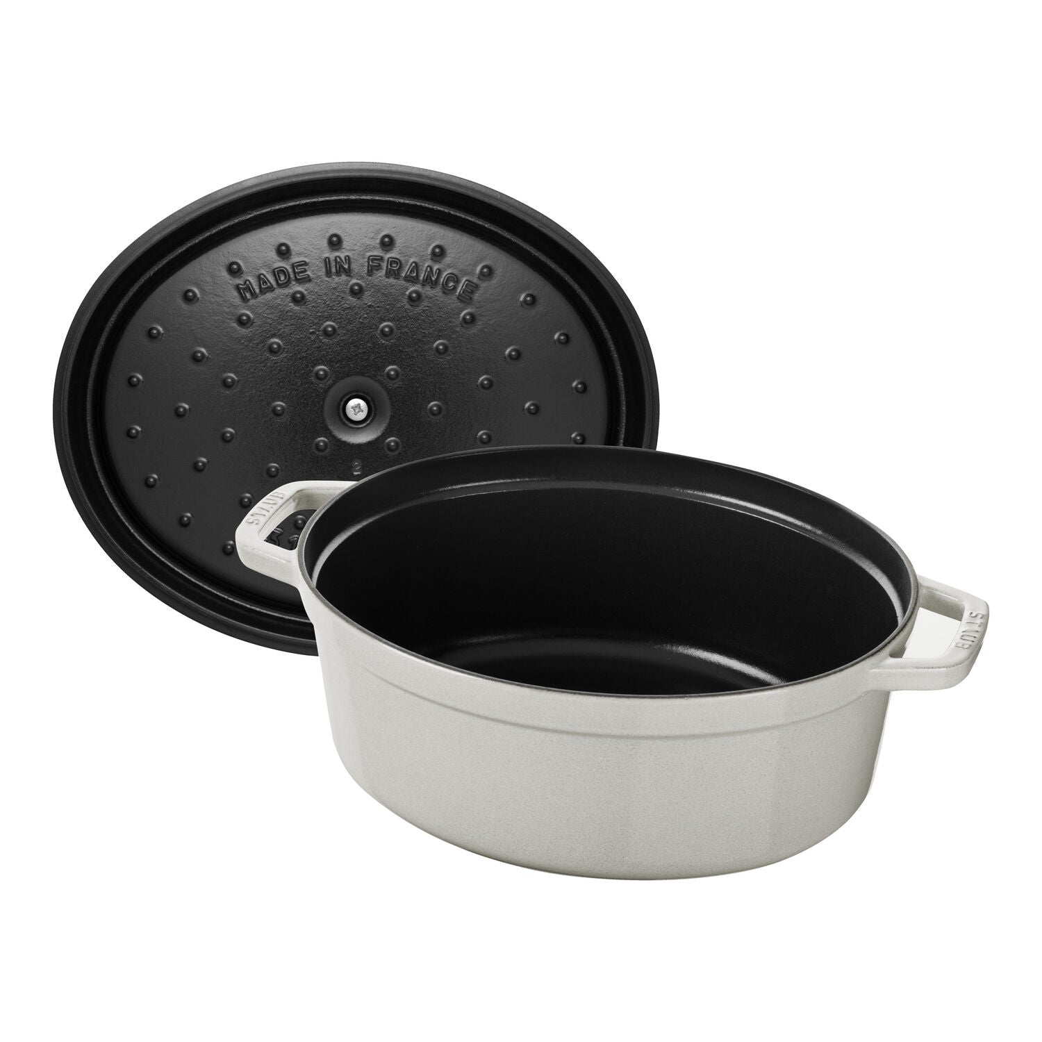Oval cast iron pot 23cm STAUB LA COCOTTE 2.35L
