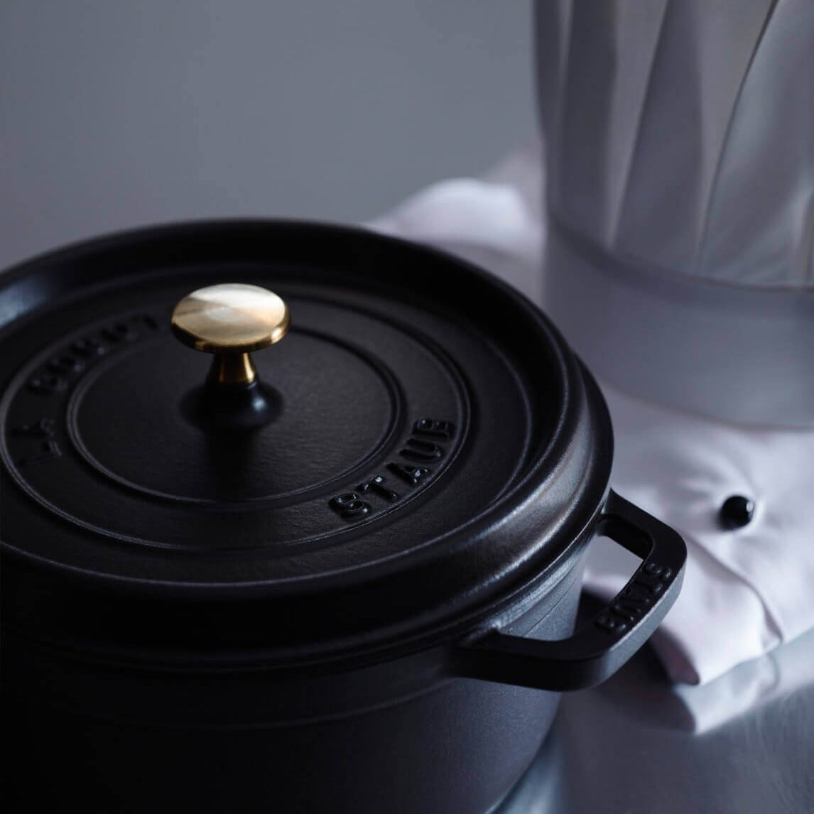 Emaljēts čuguna katls ar vāku Staub 26cm 5.2L Cocotte, melns