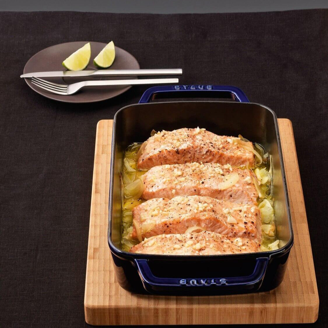 Keramikas cepeškrāsns trauks 2,4L STAUB Ceramique 27 x 20cm Keramikas cepeškrāsns trauks 2,4L STAUB Ceramique 27 x 20cm