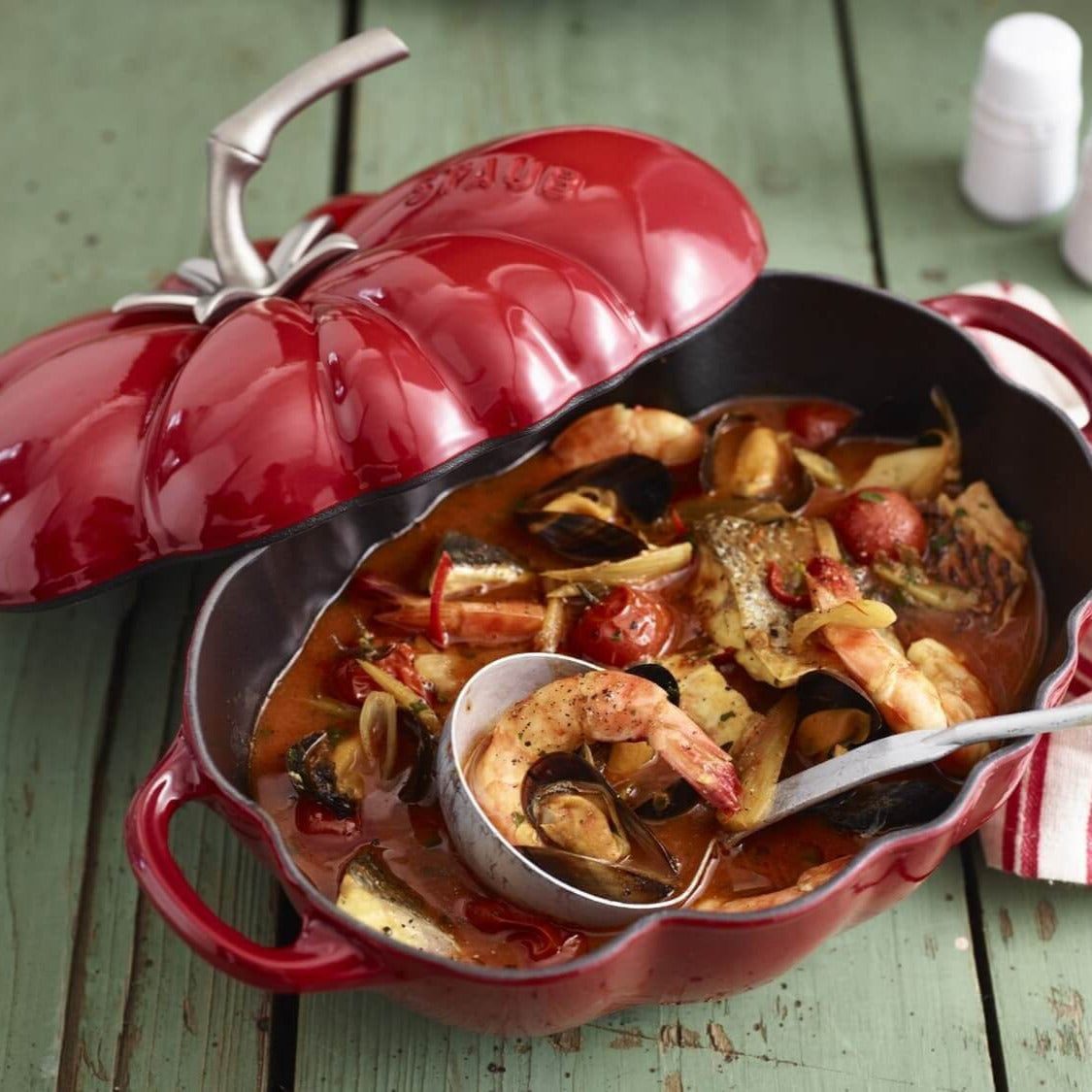Čuguna katls ar vāku STAUB LA COCOTTE Tomāts 2.9L, sarkans