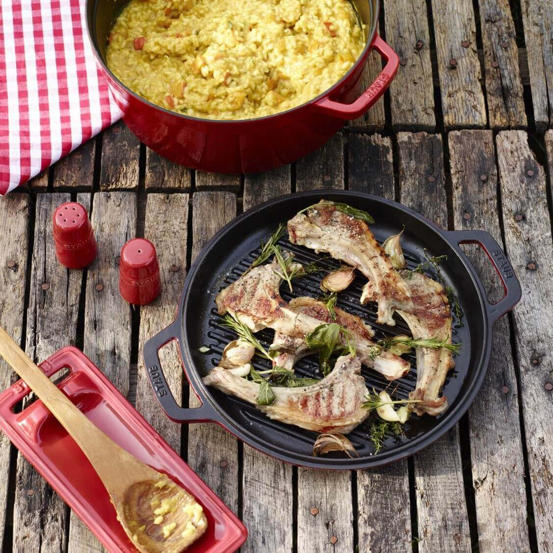 STAUB SERVING Zestaw do soli i pieprzu, czerwony