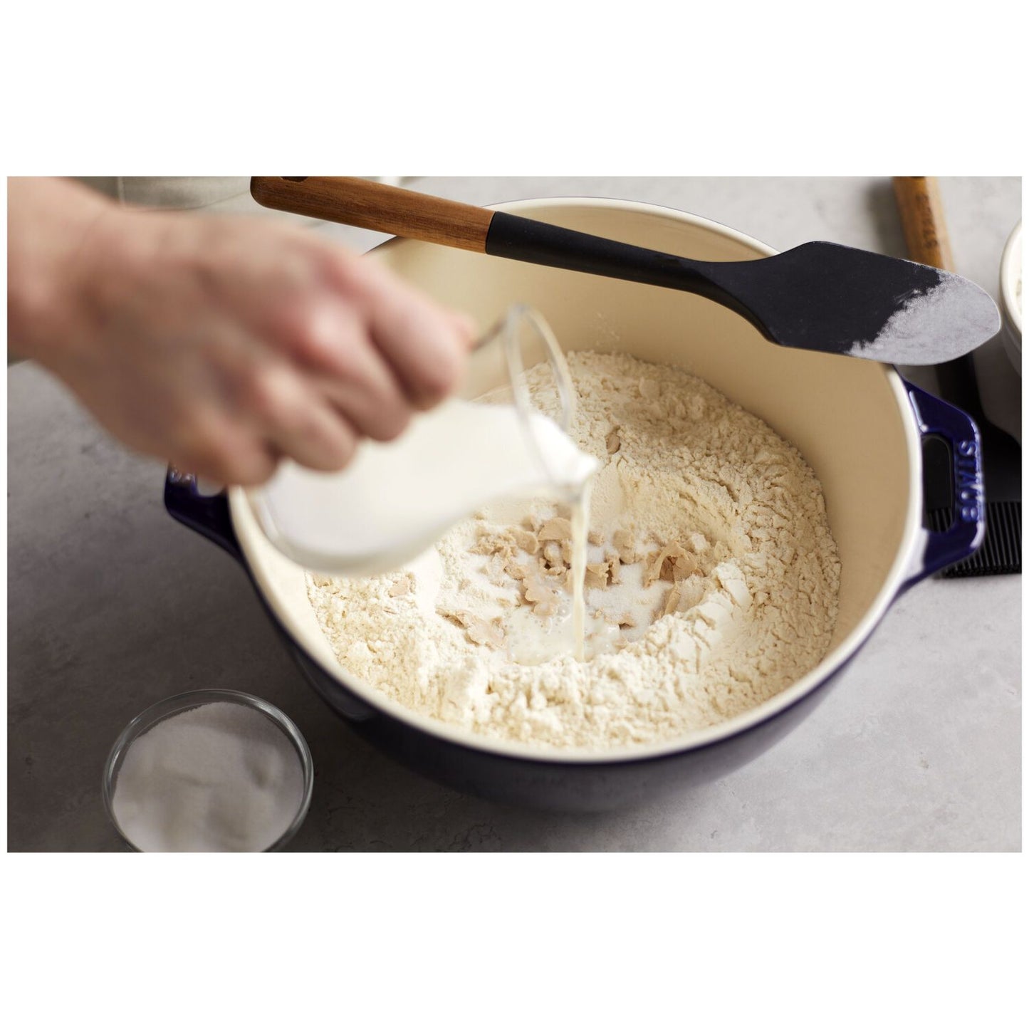 Silikona mīklas skrāpis - spātula STAUB 30 cm Silikona mīklas skrāpis - spātula STAUB 30 cm
