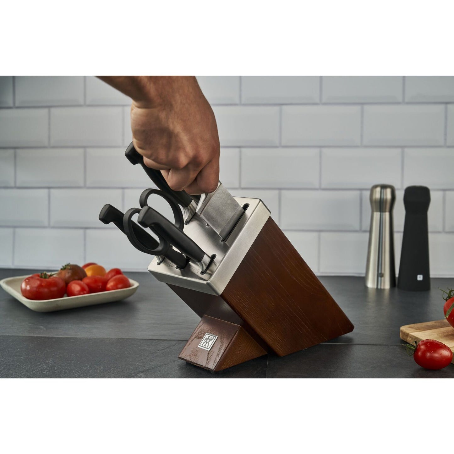 Knife set in a stand with sharpening function ZWILLING FOUR STAR 7pcs. Nažu komplekts statīvā ar asināšansa funkciju ZWILLING FOUR STAR 7pr.