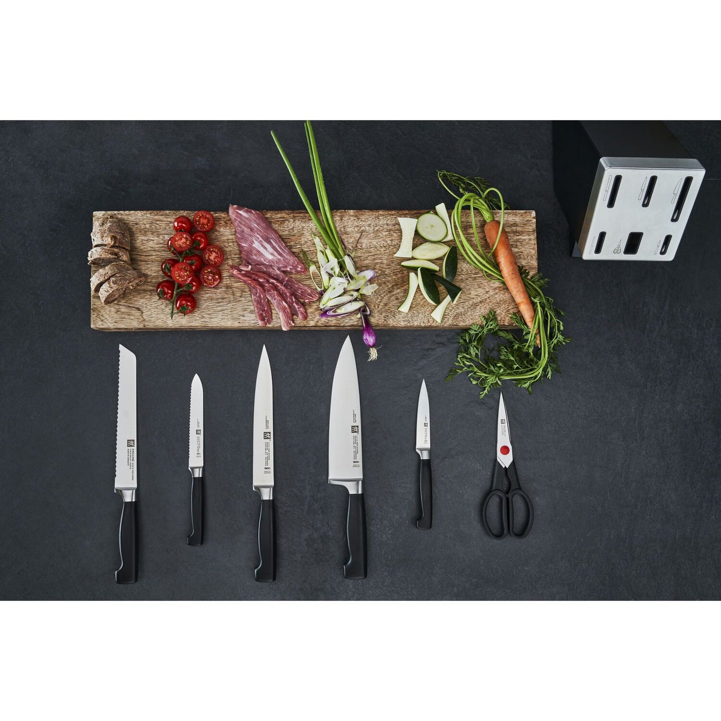 Knife set in a stand with sharpening function ZWILLING FOUR STAR 7pcs. Nažu komplekts statīvā ar asināšansa funkciju ZWILLING FOUR STAR 7pr.