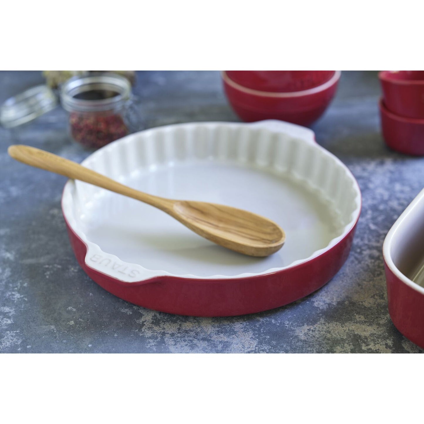 Keramikas pīrāga forma 30cm Staub Ceramique, sarkana