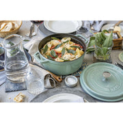 Emaljēts čuguna katls ar vāku Staub 24cm 3,7L Cocotte, salvijas zaļš