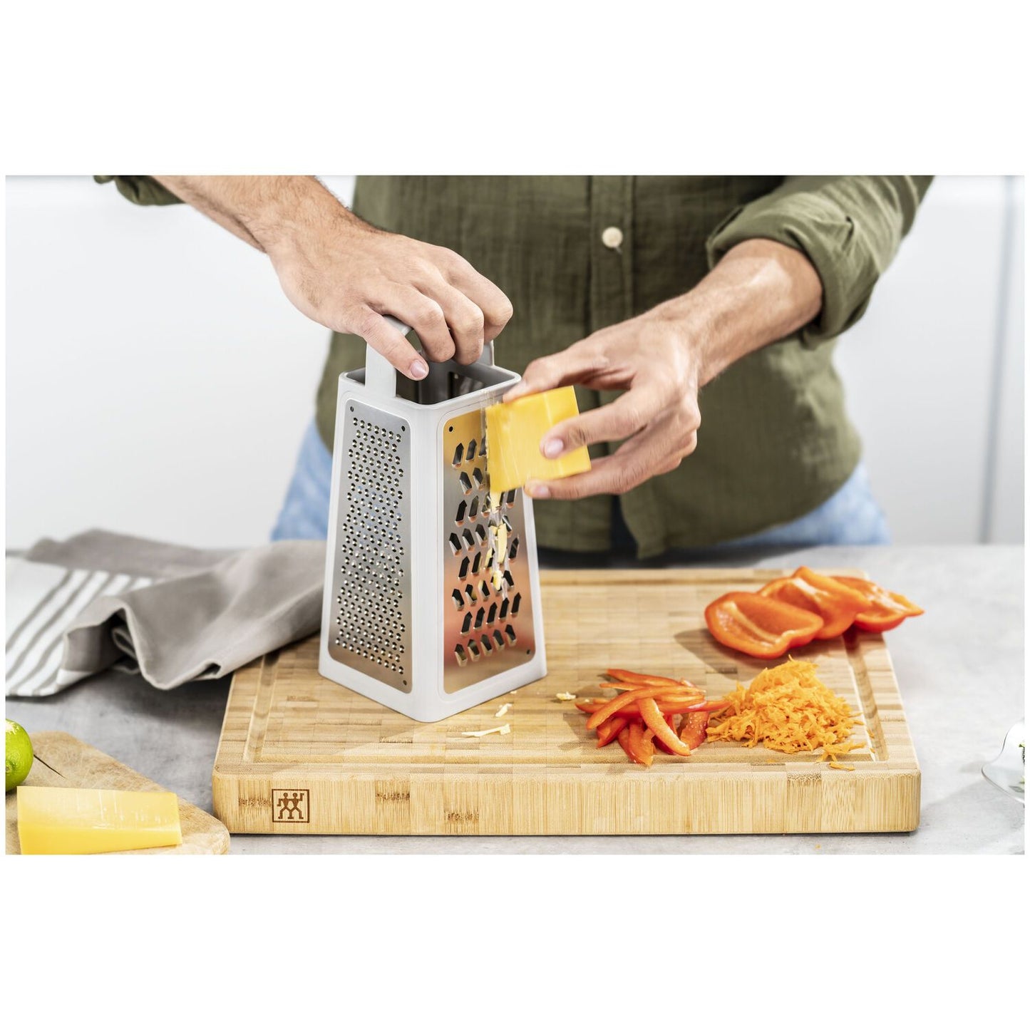 Vegetable grater Zwilling Z-Cut, rectangular Daudzfunkcionāla dārzeņu rīve Zwilling Z-Cut, taisnstūra