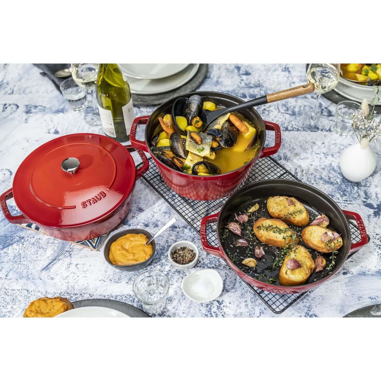 Čuguna katla, dziļās pannas un pannas komplekts Staub Stackable 24cm