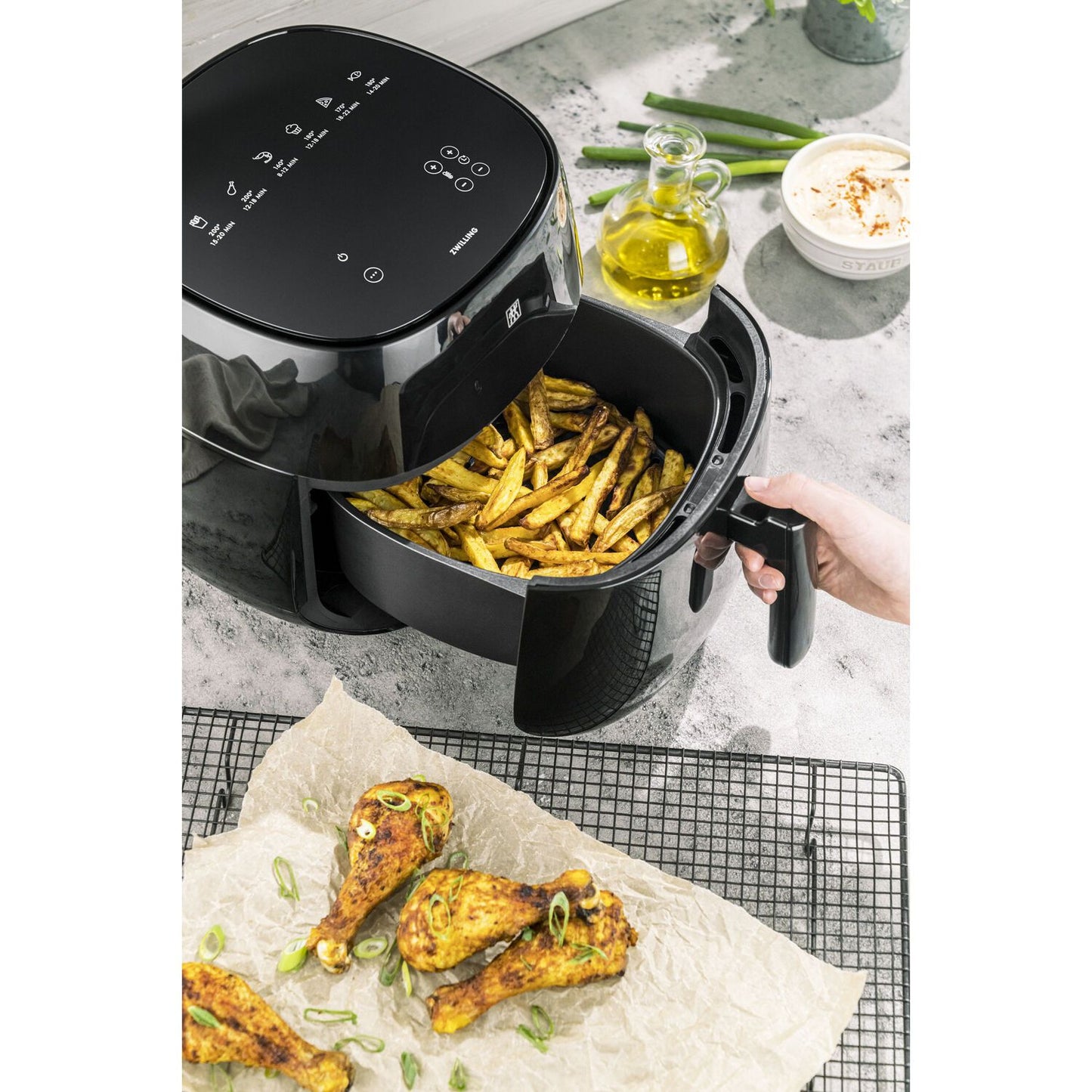 Karstā gaisa friteris 4.0L 1400W Zwilling Air Fryer 36450-280-0 Karstā gaisa friteris 4.0L 1400W Zwilling Air Fryer 36450-280-0