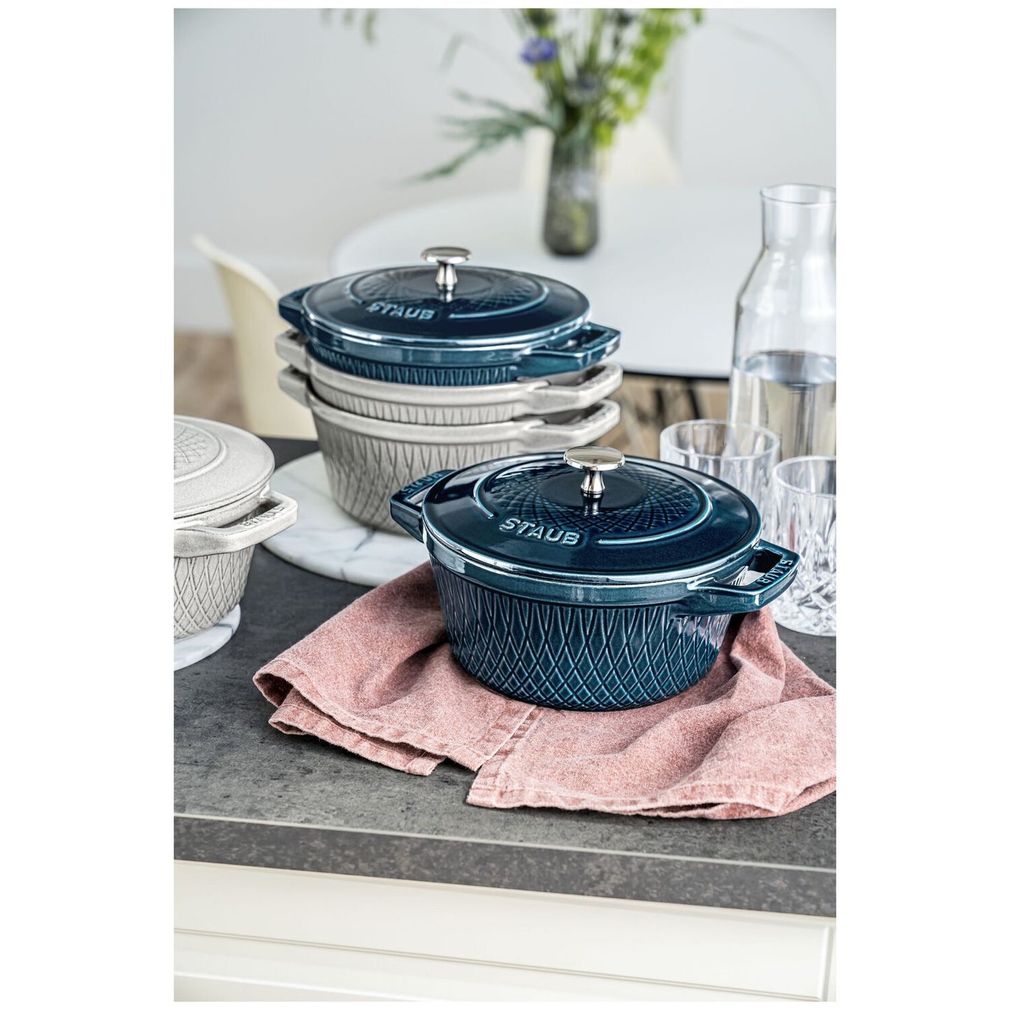 Emaljēts čuguna kalts 4.0L STAUB Twister La Cocotte 24cm