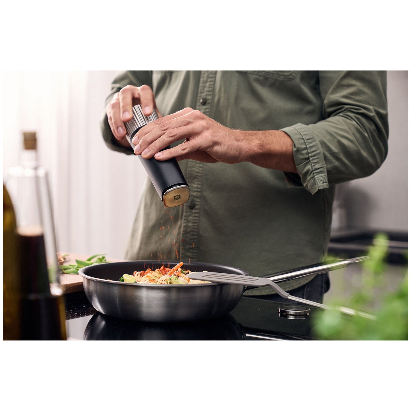Sāls un piparu dzirnaviņas Zwilling Spices, melnas 19cm
