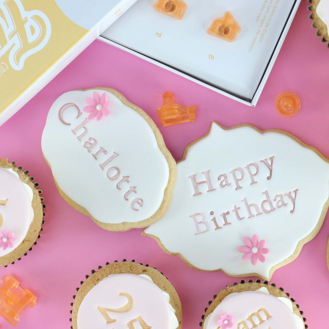 Burtu un ciparu zīmogu komplekts PME Cake Fun Fonts, keksiem un cepumiem