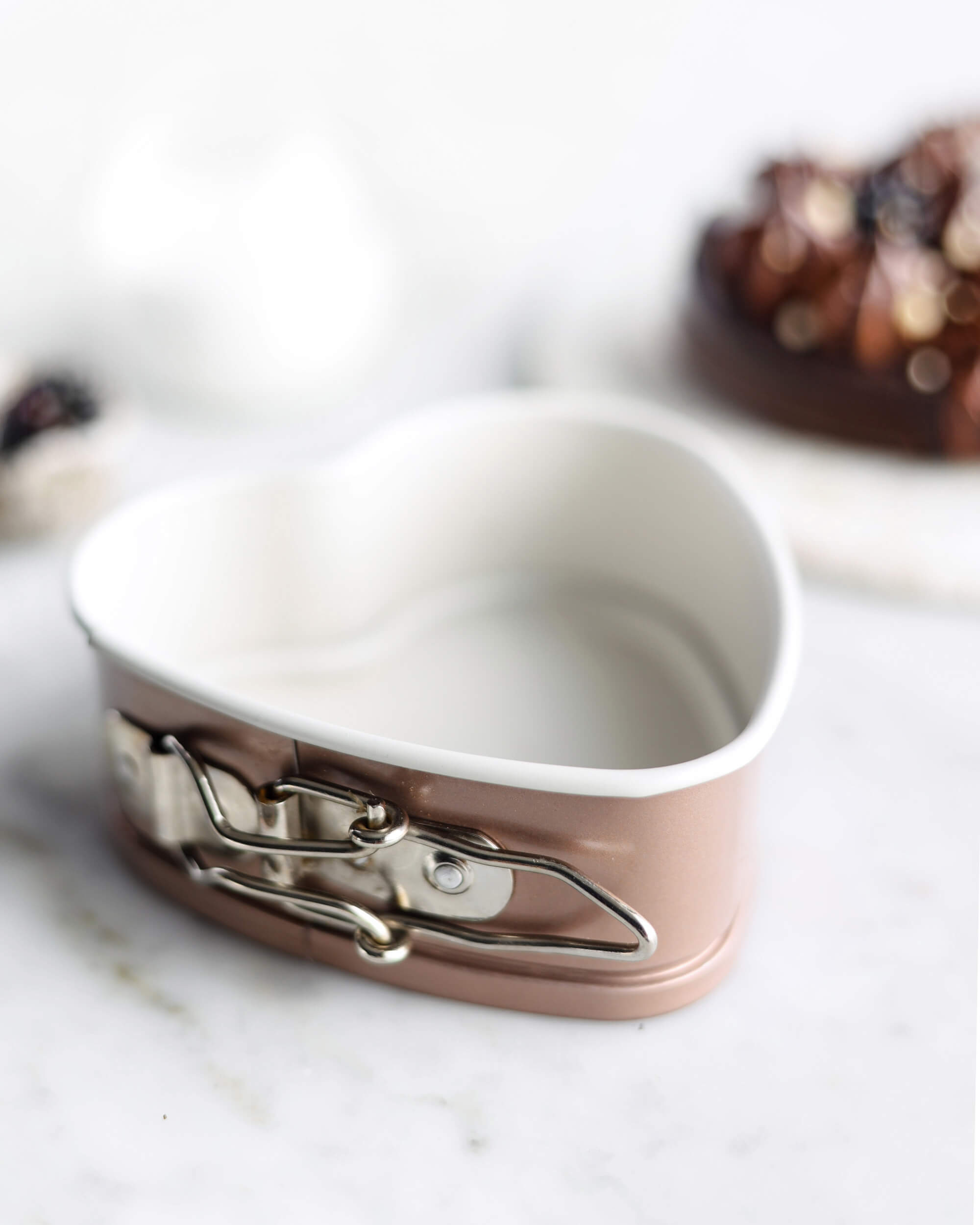 Sirds formas kūkas forma ar atveramu malu Patisse Ceramic 12cm