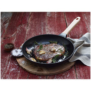 Čuguna panna 28cm ar koka rokturi STAUB Pans