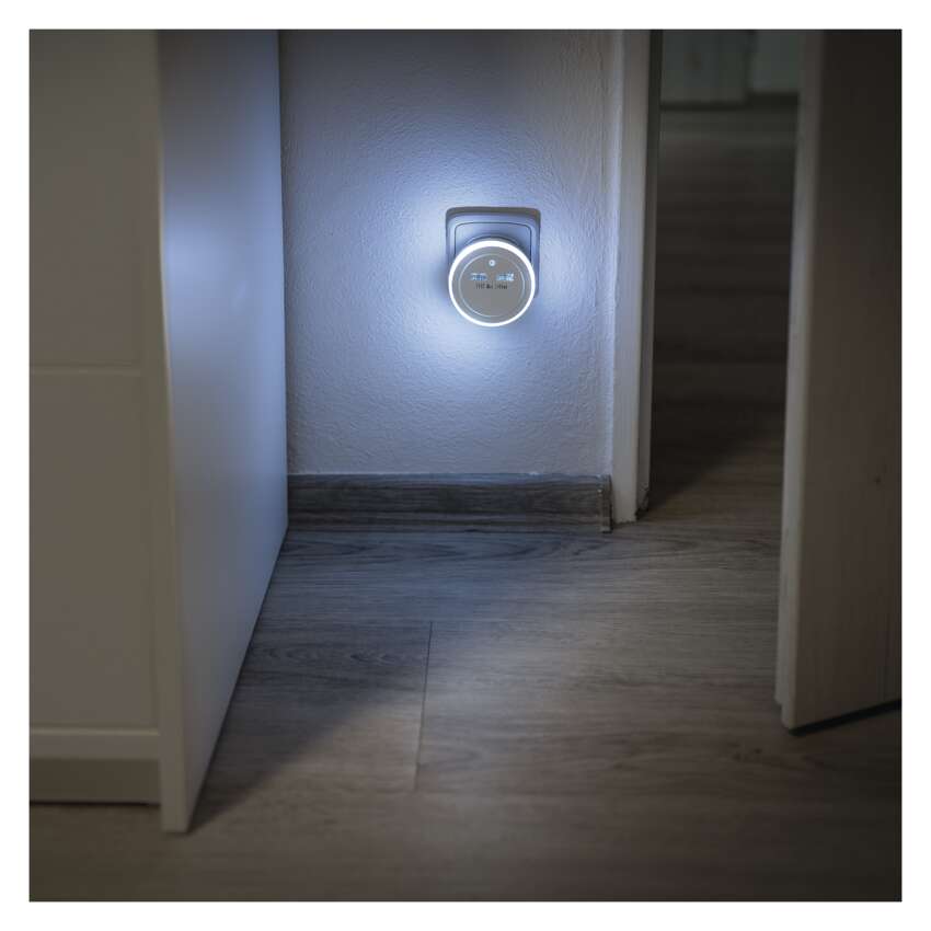 Naktslampa LED 0.3W ar fotosensoru 230V +2 USB pieslēgvietas EMOS