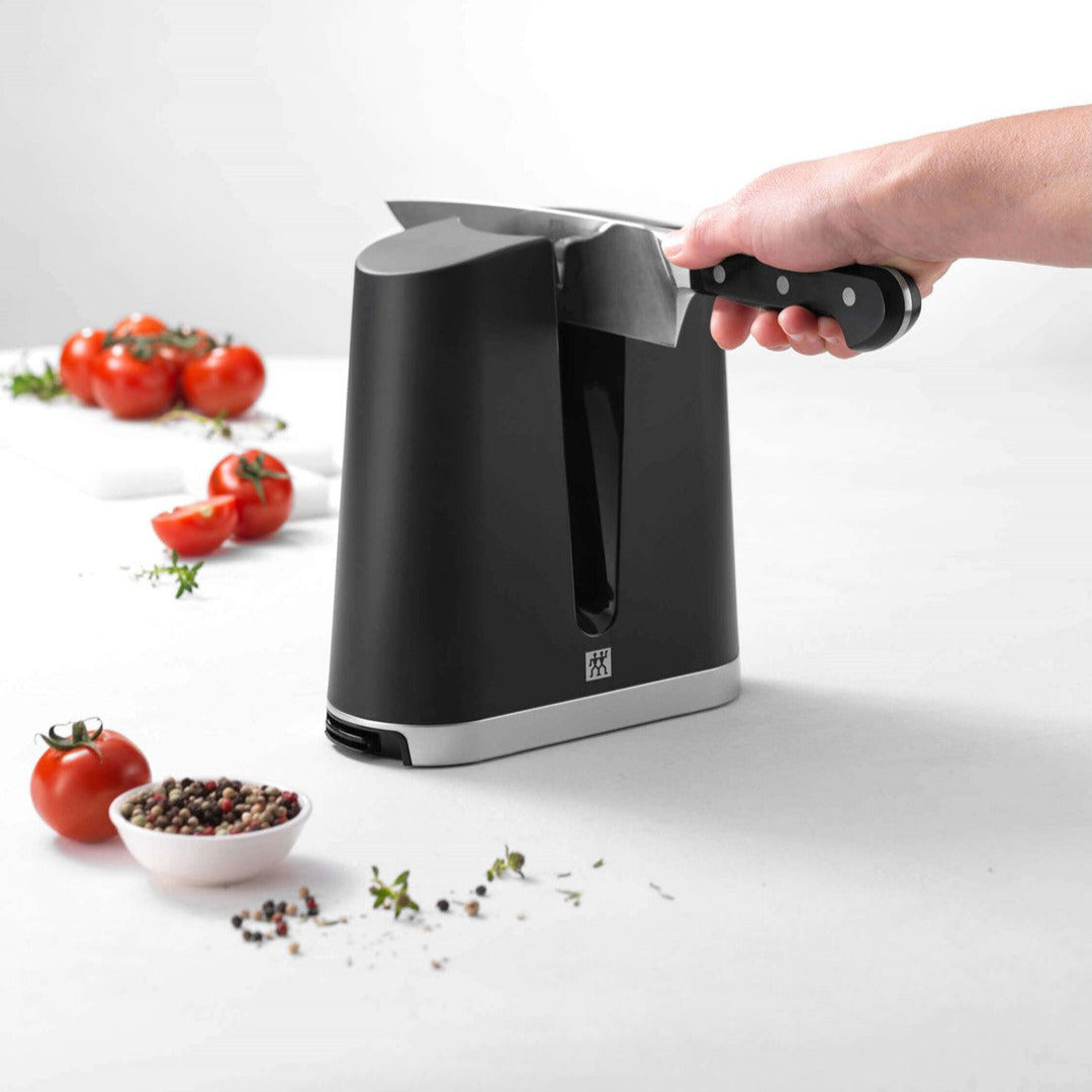 Nažu asināmais ZWILLING V-Edge 20 cm Eiropas un Āzijas asmeņiem