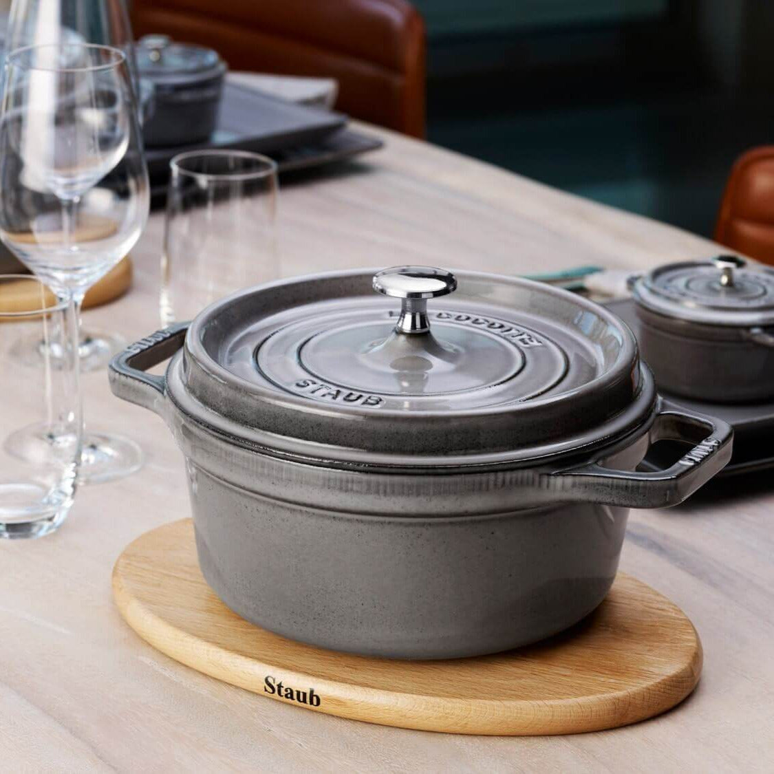 Emaljēts čuguna katls ar vāku Staub 28cm 6.7L Cocotte, pelēks