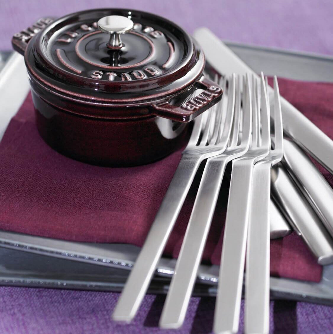 Čuguna katls STAUB La Cocotte Mini 10cm 250ml, tumši sarkans