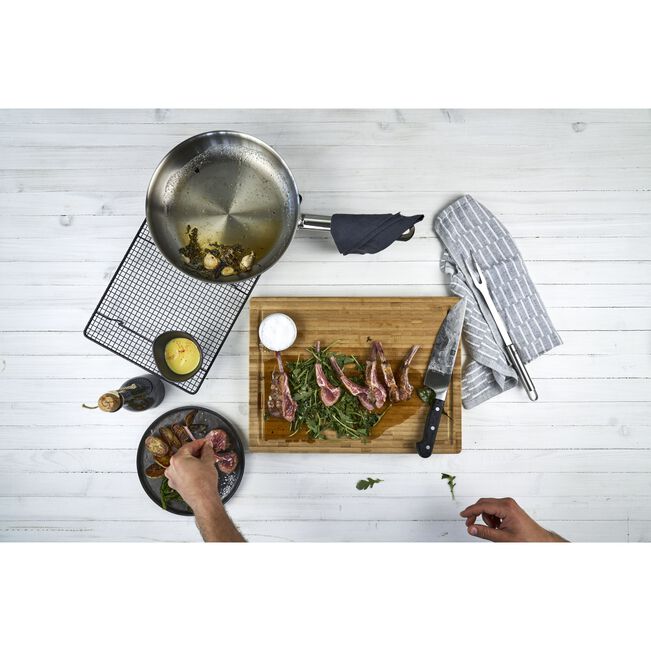 ZWILLING Bamboo Chopping Board 35 x 25.5 cm | Reversible chopping board