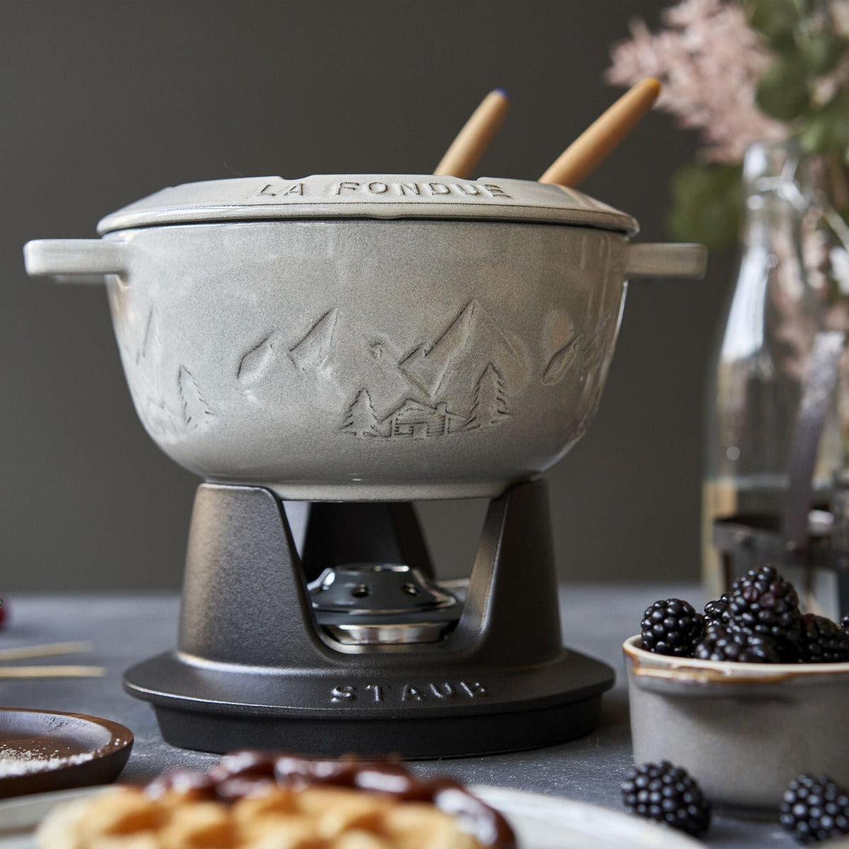 STAUB Specialities čuguna fondī komplekts 20 cm, White Truffle ar kalnu rakstu