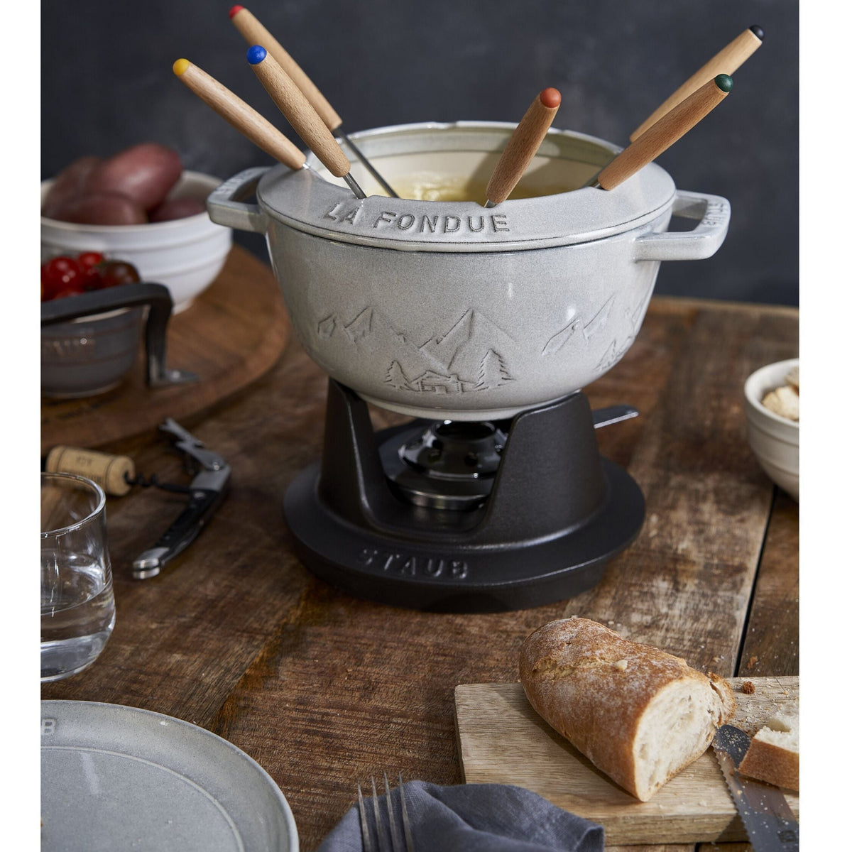 STAUB Specialities čuguna fondī komplekts 20 cm, White Truffle ar kalnu rakstu