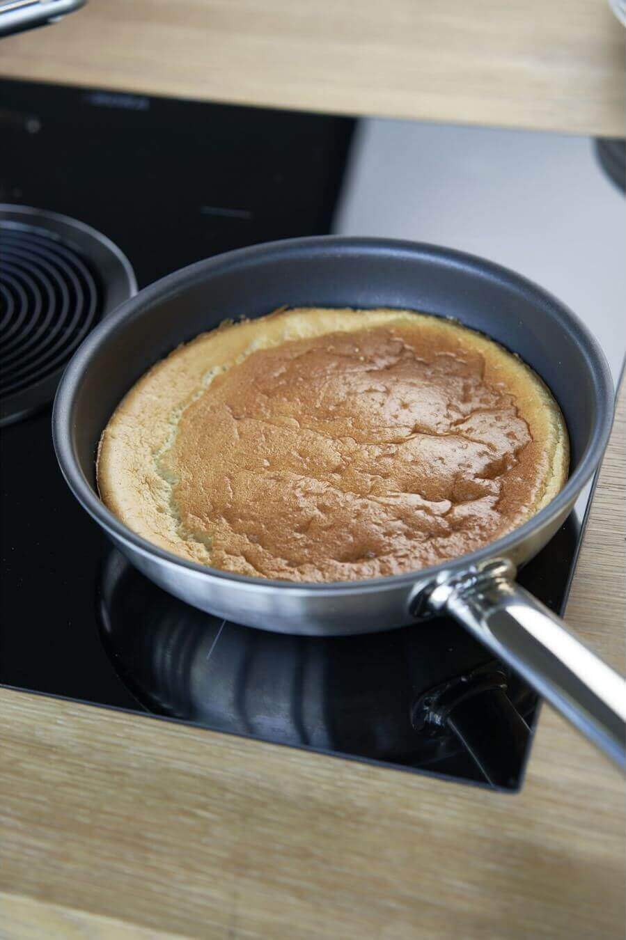 Tērauda panna ar nepiedegošu pārklājumu ZWILLING PRO 20 cm