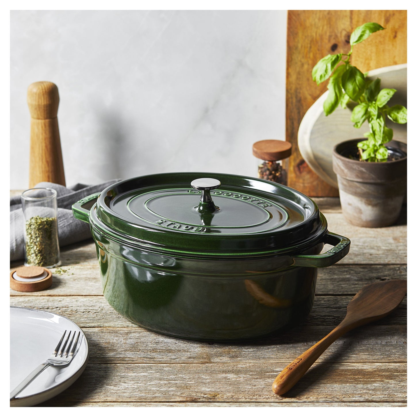 Ovāls čuguna katls STAUB LA COCOTTE 5.5L, zaļš