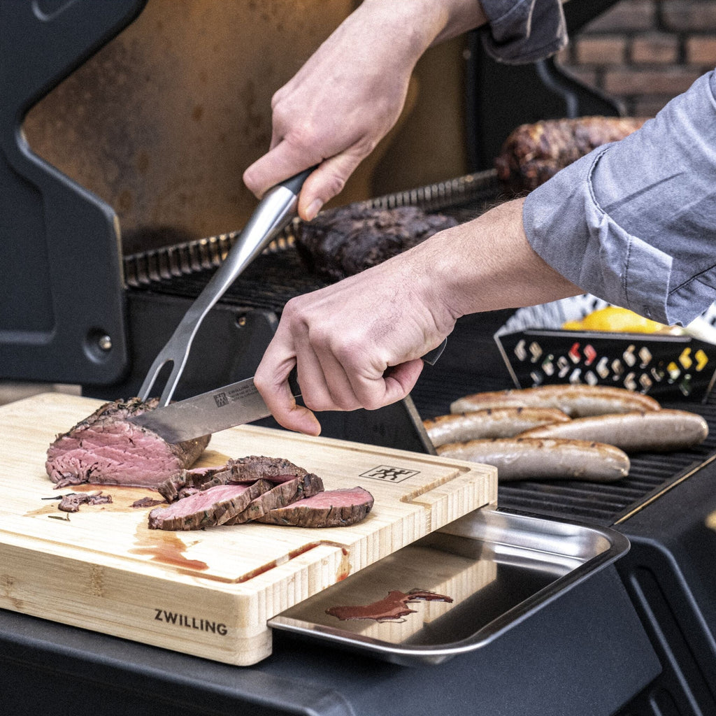 ZWILLING BBQ+ bambusa griešanas dēlis ar savākšanas trauku 39 × 30 cm