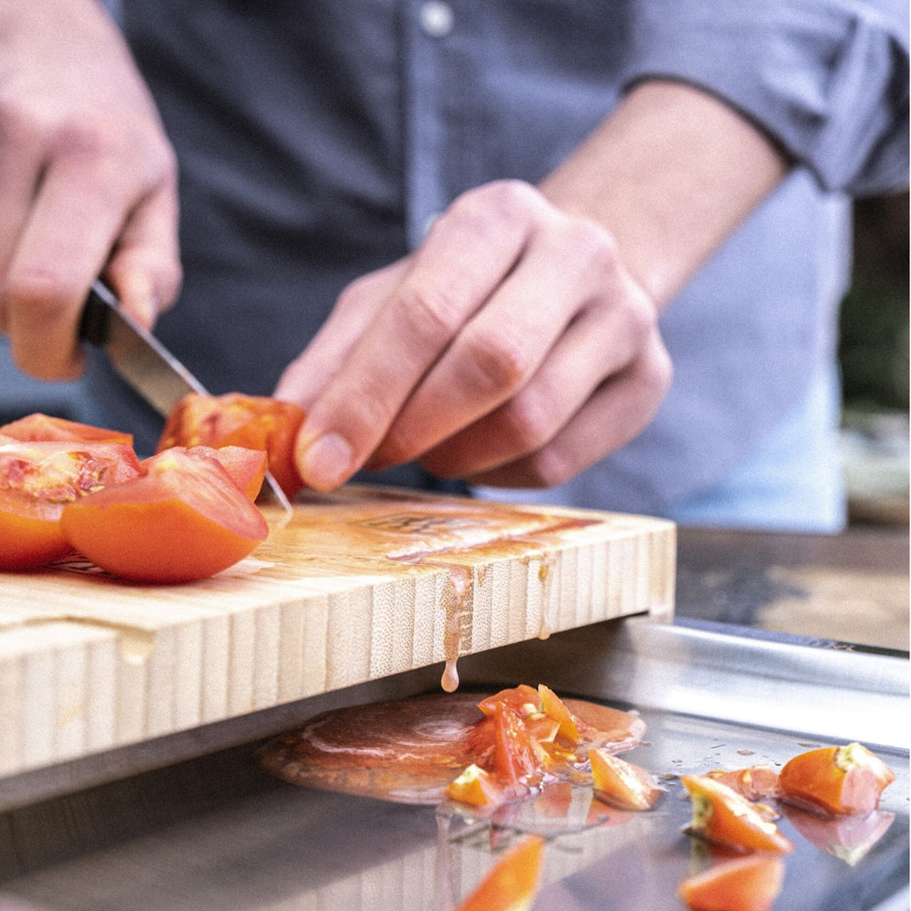 ZWILLING BBQ+ bambusa griešanas dēlis ar savākšanas trauku 39 × 30 cm