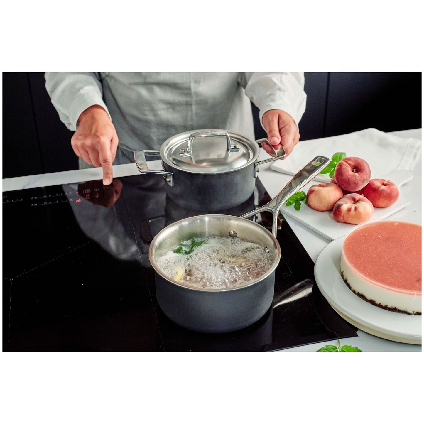 Nerūsējošā tērauda kalts 1.5L DEMEYERE Black 5 indukcijai 16cm