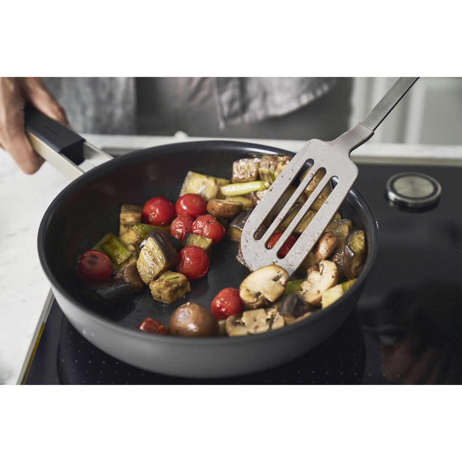 Nerūsējošā tērauda panna 20cm Zwilling Pure Ceraforce