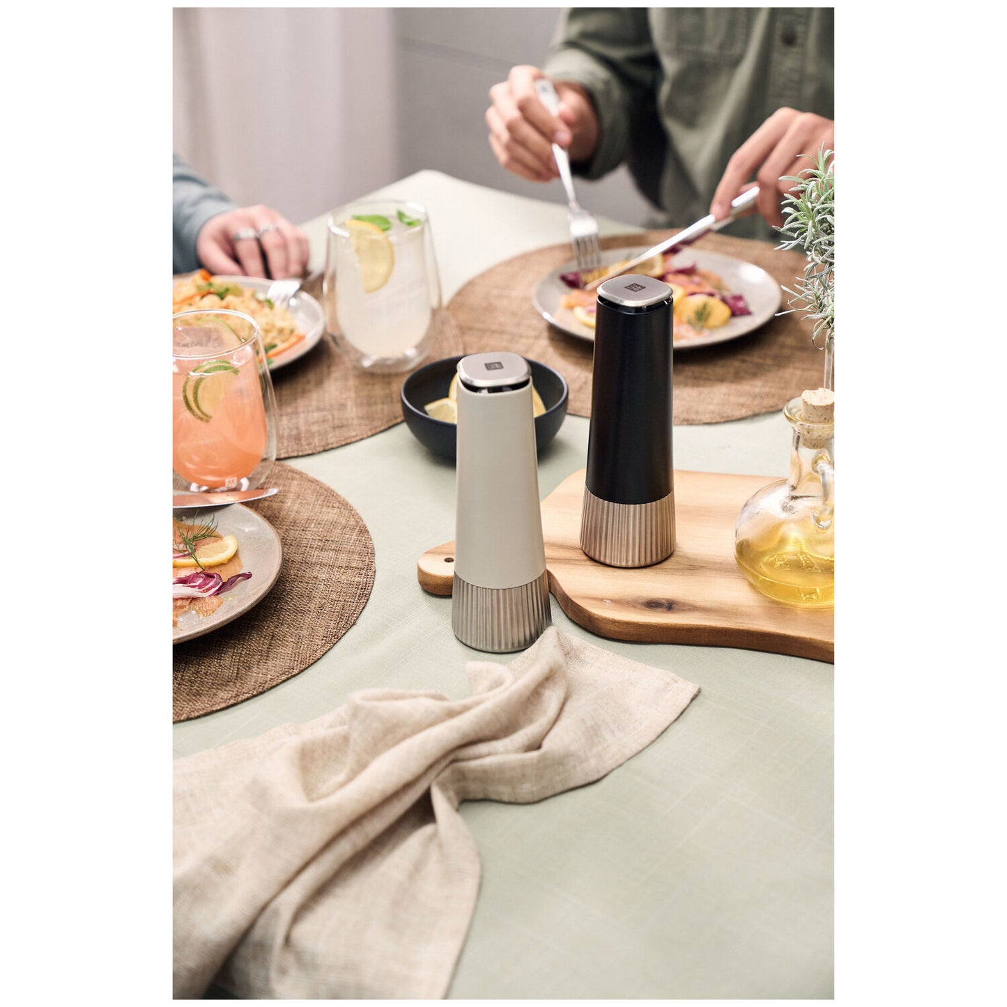 Sāls un piparu dzirnaviņas Zwilling Spices, komplekts