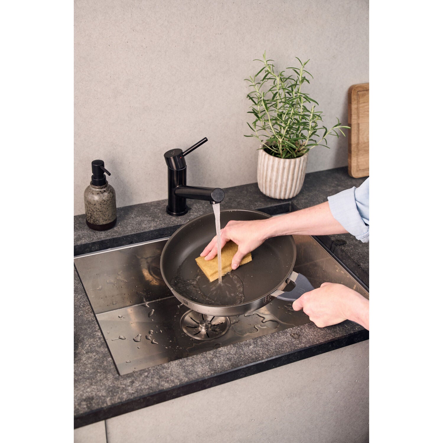 Panna ar keramikas pārklājumu 24cm ZWILLING Simplify indukcijai, nerūsējošais tērauds