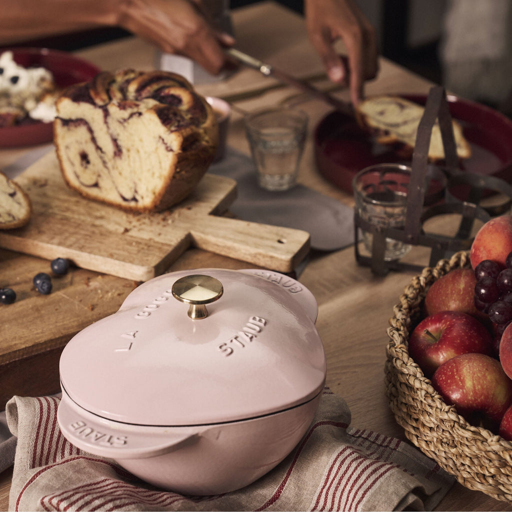 STAUB SPECIAL COCOTTE sirds formas čuguna katls 20cm, rozā
