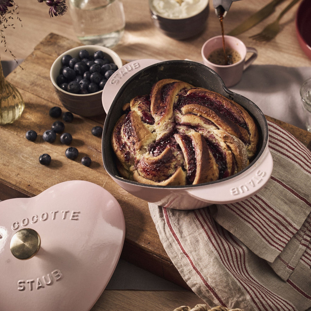 STAUB SPECIAL COCOTTE sirds formas čuguna katls 20cm, rozā