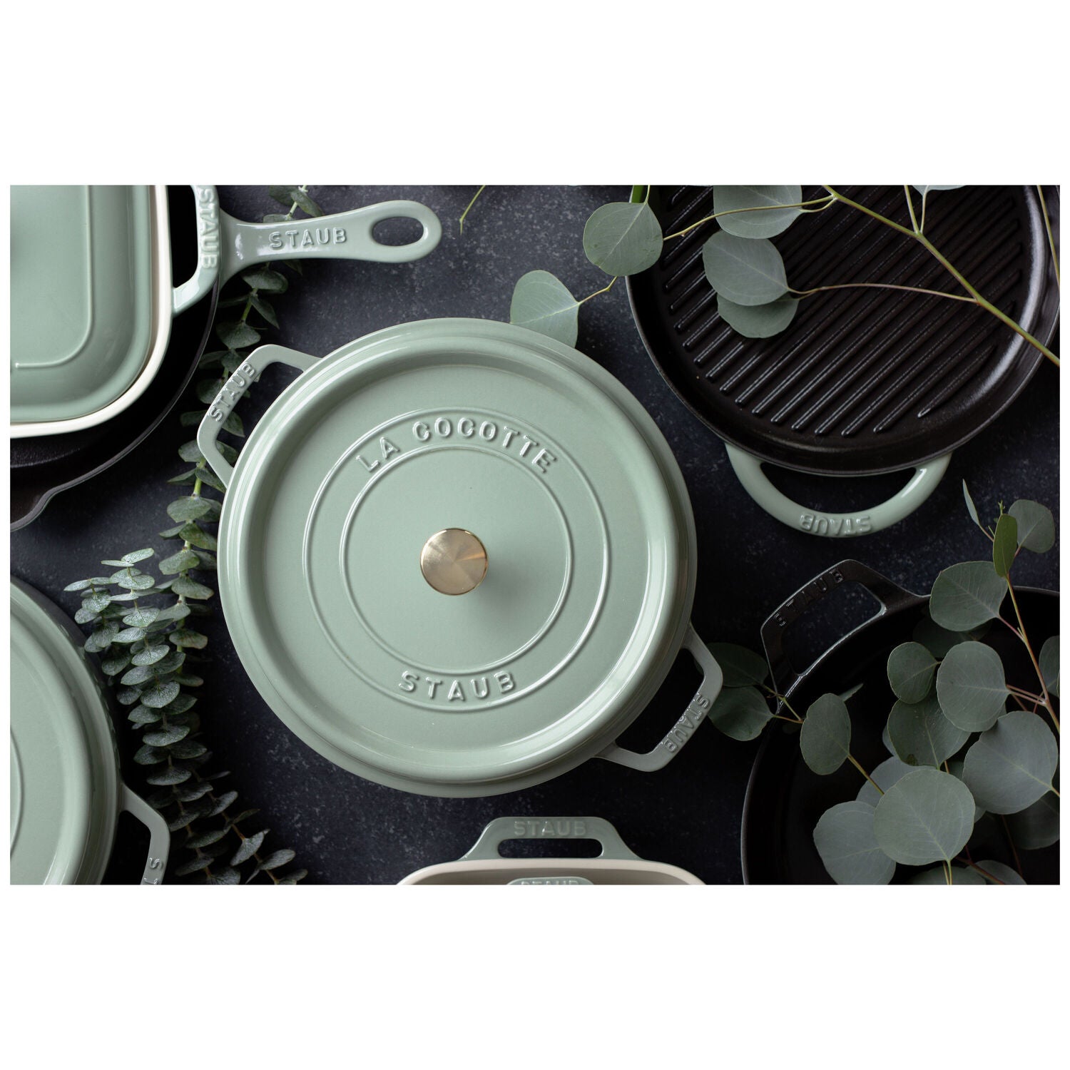 Enameled cast iron pot with lid 28cm Staub La Cocotte 6.7L
