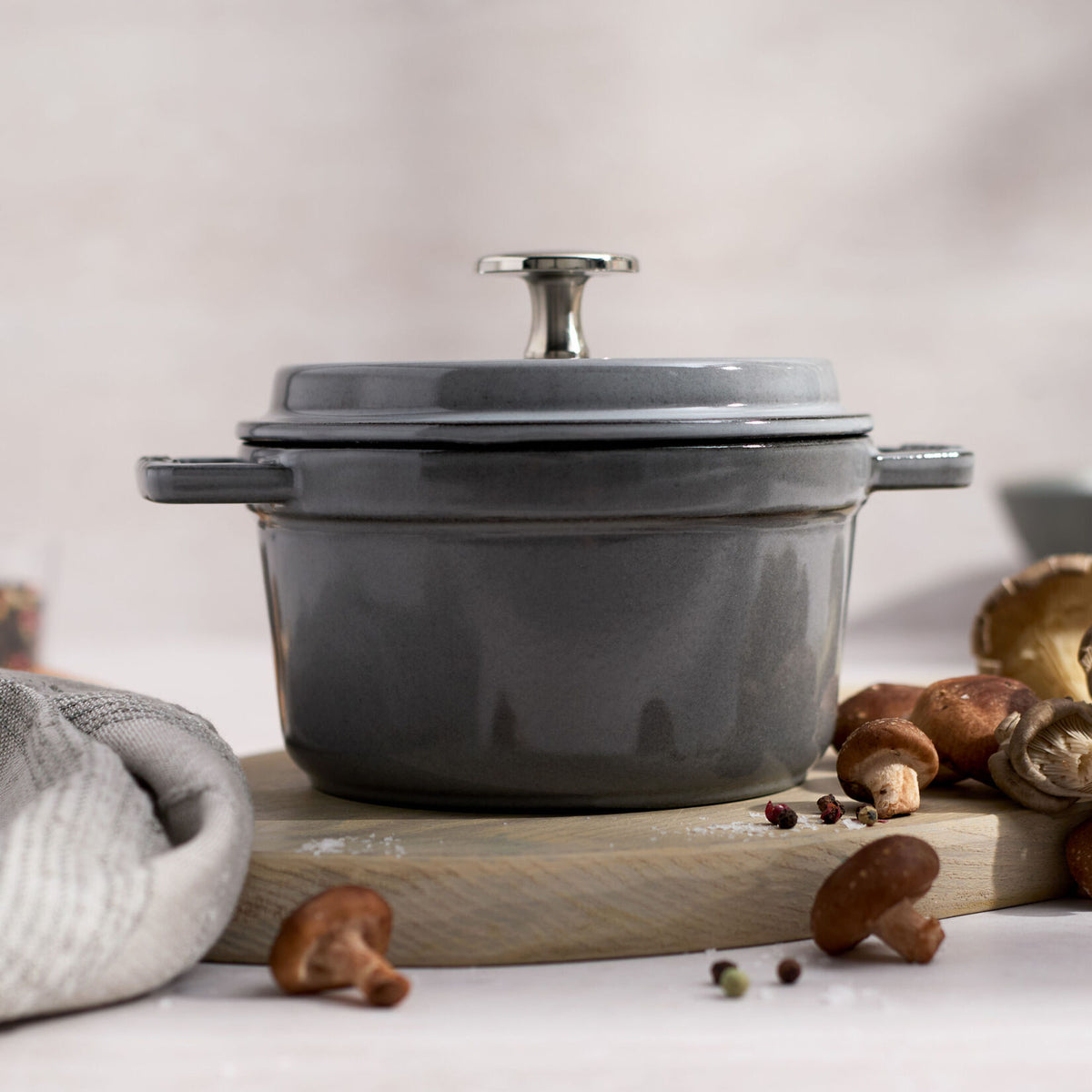 STAUB LA COCOTTE Garnek żeliwny round 800 ml, graphite