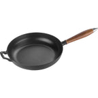 Čuguna panna ar koka rokturi STAUB Pans